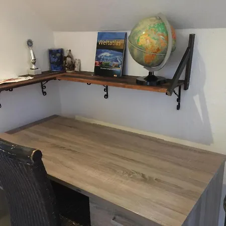 Ganzes Haus, drei Räume mit Kamin Apartment Magdeburg