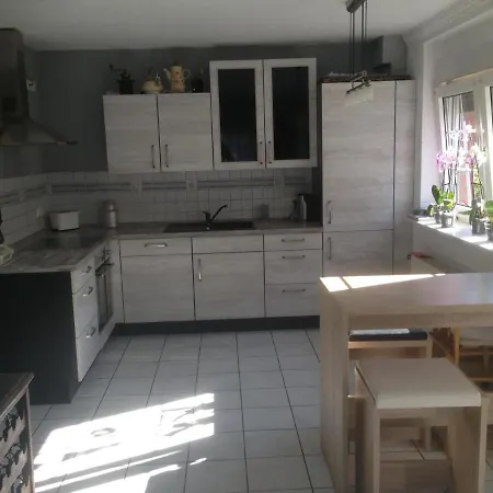 Ganzes Haus, drei Räume mit Kamin Apartment *