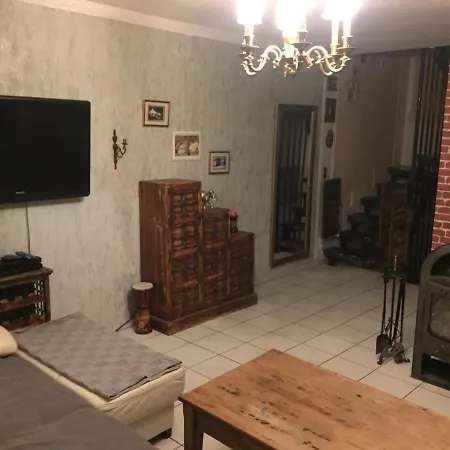 Ganzes Haus, drei Räume mit Kamin Apartment Magdeburg