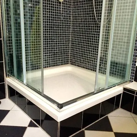 Ganzes Haus, drei Räume mit Kamin Apartment *