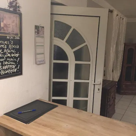Apartment Ganzes Haus, drei Räume mit Kamin Magdeburg